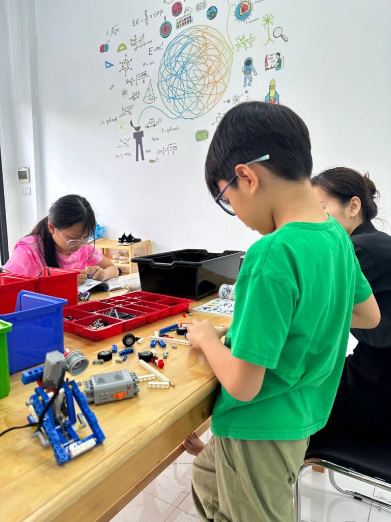 Builds Confidence & Teamwork